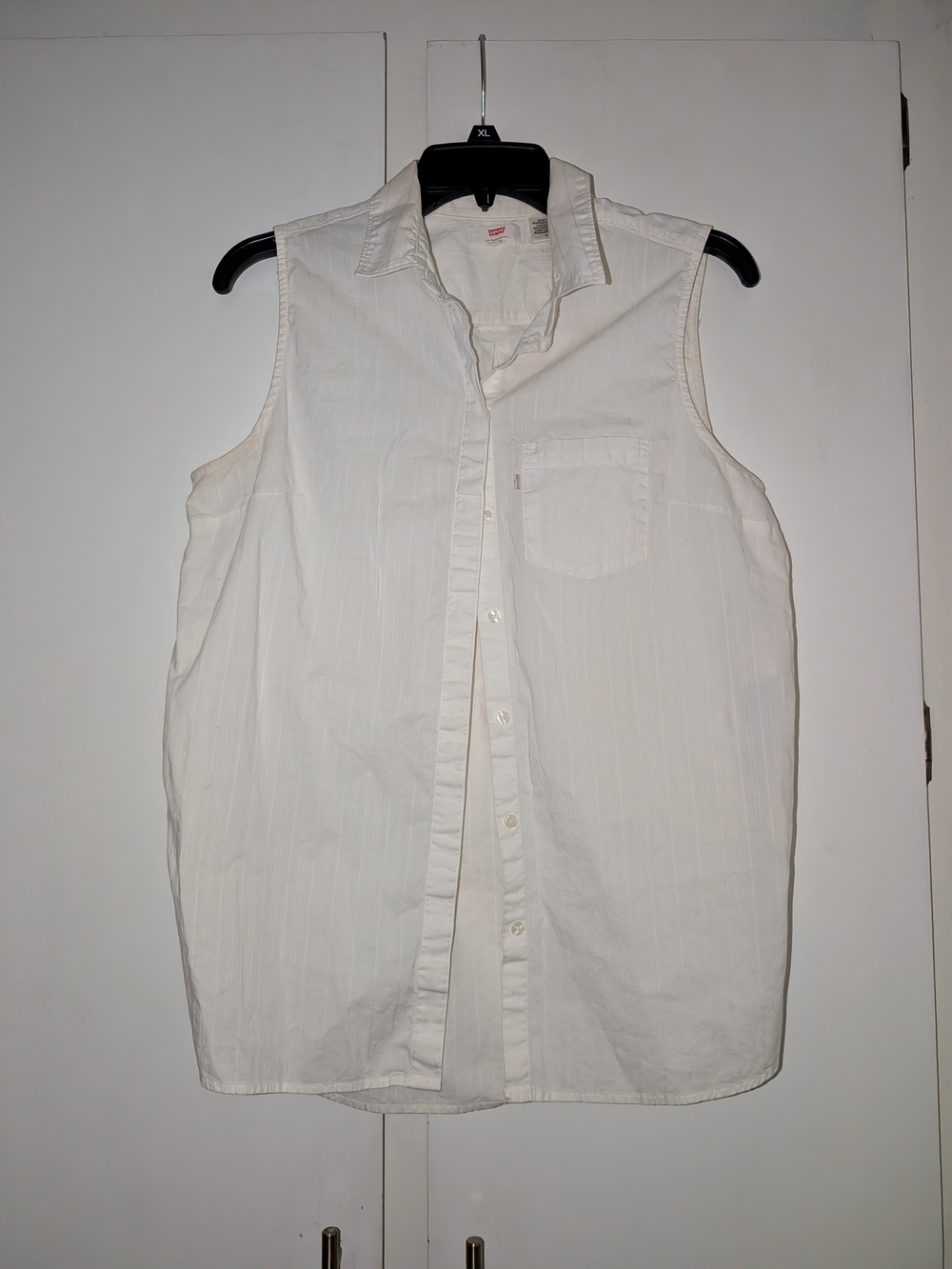 Levi's White Sleeveless Button-Front Blouse